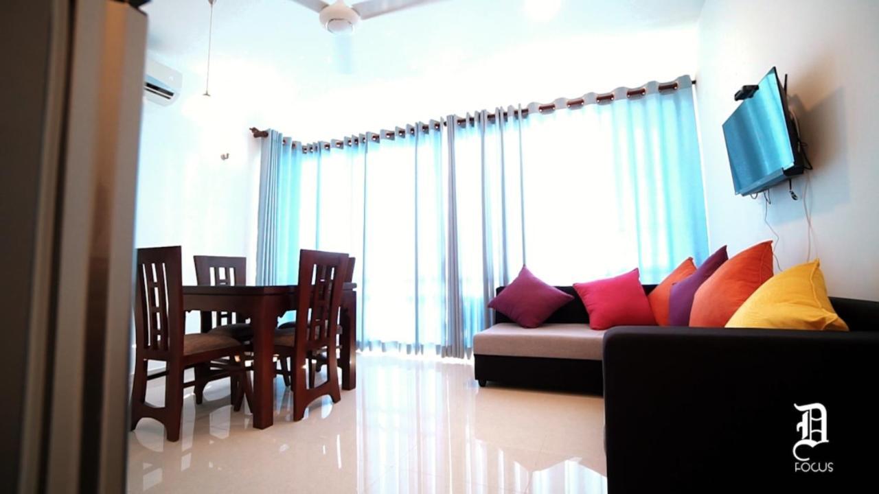 The Front - Colombo, Uswetakeiyawa, Colombo